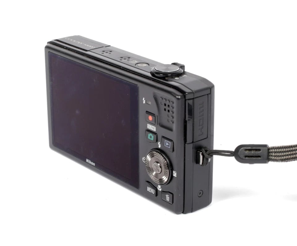 Nikon COOLPIX S8000 ブラック 充電器付 動作確認済 Nikon Coolpix S8000 advanced compact digital camera + battery +